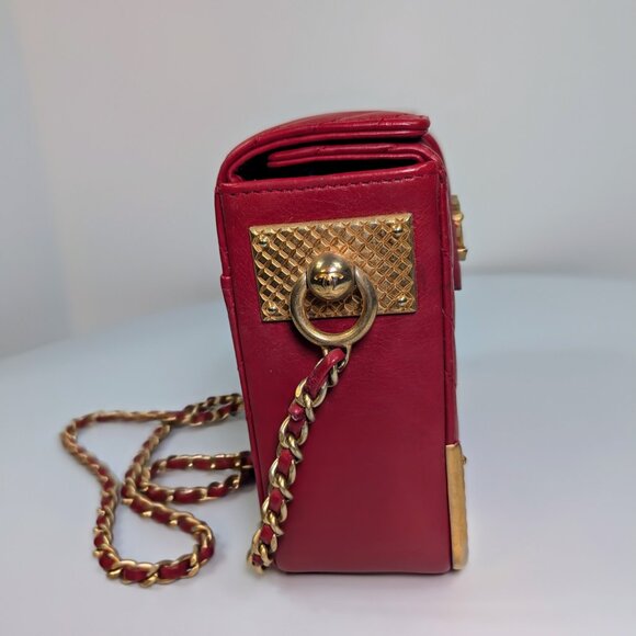 Chanel Red Chevron “Metiers d’Art Paris-Cosmopolite" Small Bag - Picture 4 of 16